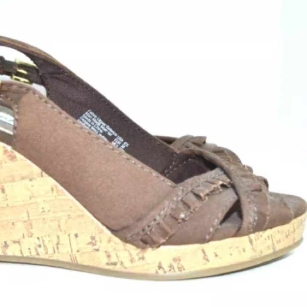 LIKE NEW! AMERICAN EAGLE WEDGE SANDALS - Picture 11 of 14